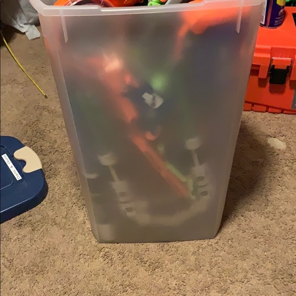 9 nerf guns and 5 lightsabers - Picture 5 of 5